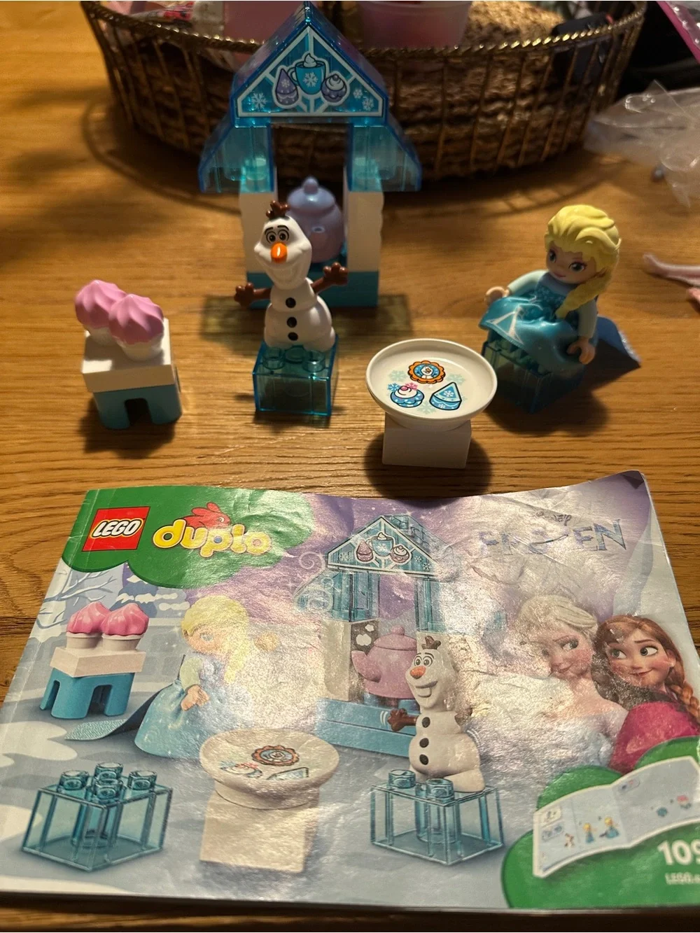 LEGO DUPLO FROZEN ELSA AND OLAF TEA PARTY